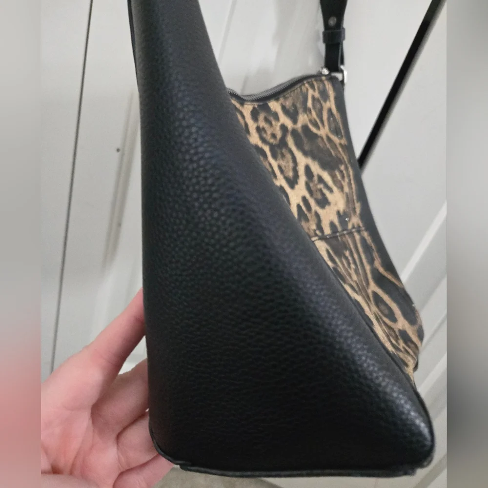 Tahari shoulder bag - Picture 12 of 16